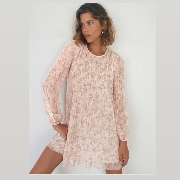 Aritzia Dresses & Skirts - Wilfred Daydreamer Mini Dress Bone/Heirloom Pink